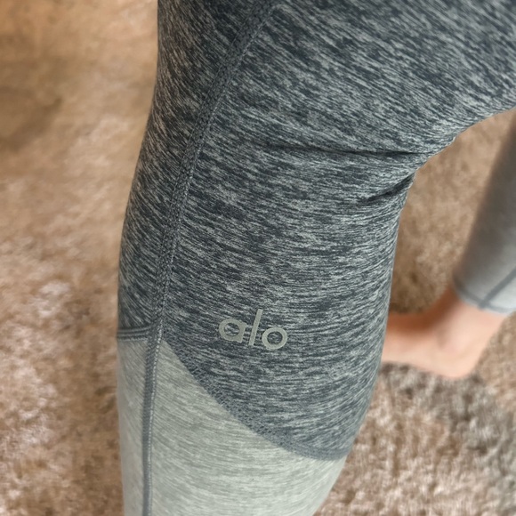 alo leggings - Picture 2 of 4